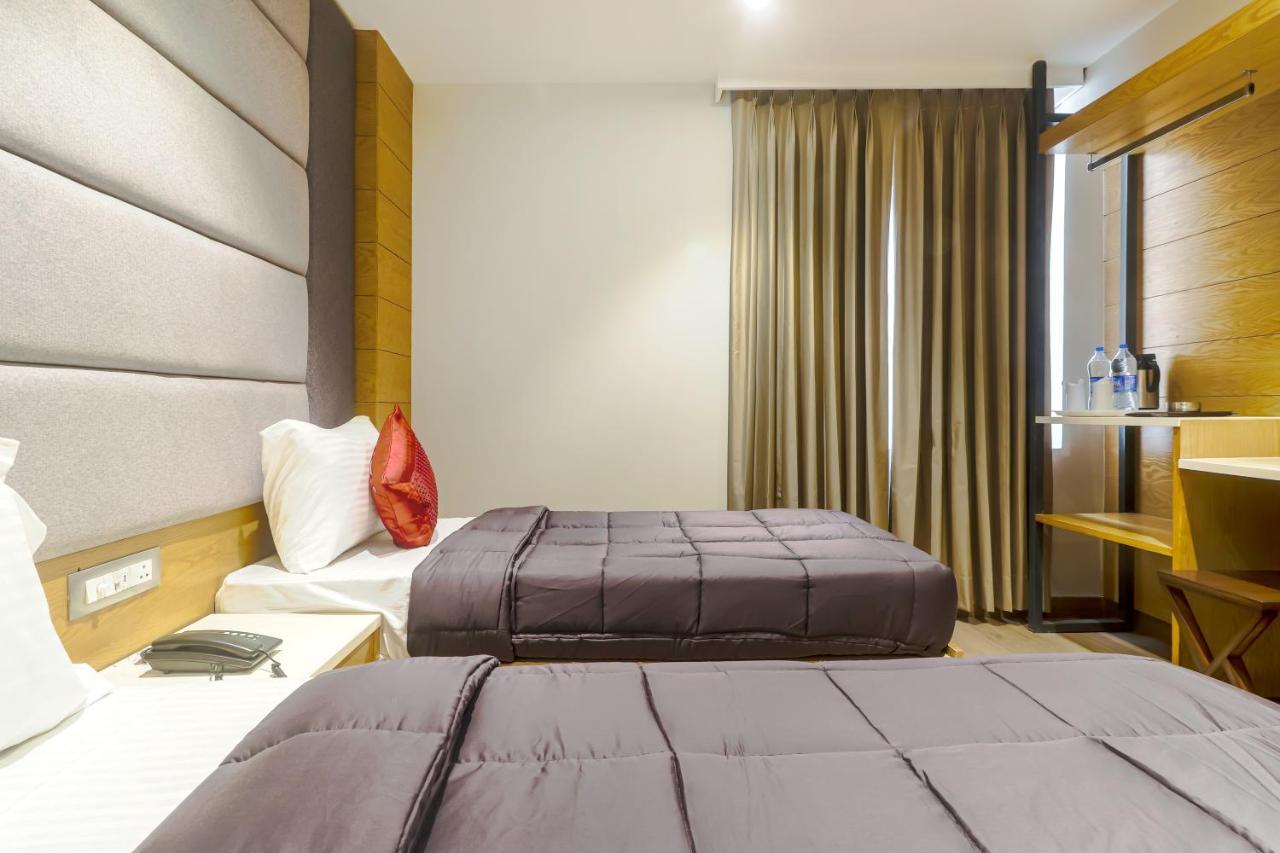 Hotel Bricks, Karol Bagh, New Delhi Buitenkant foto