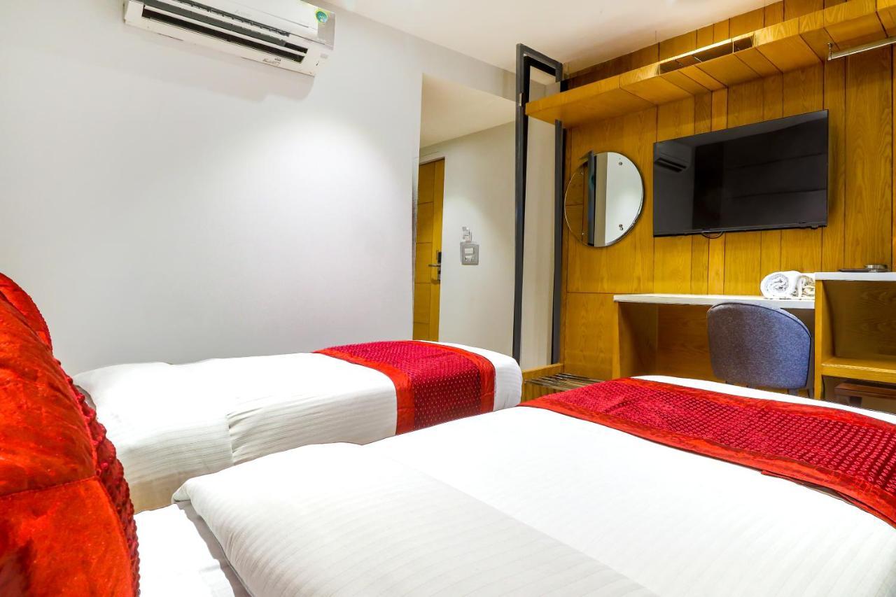 Hotel Bricks, Karol Bagh, New Delhi Buitenkant foto