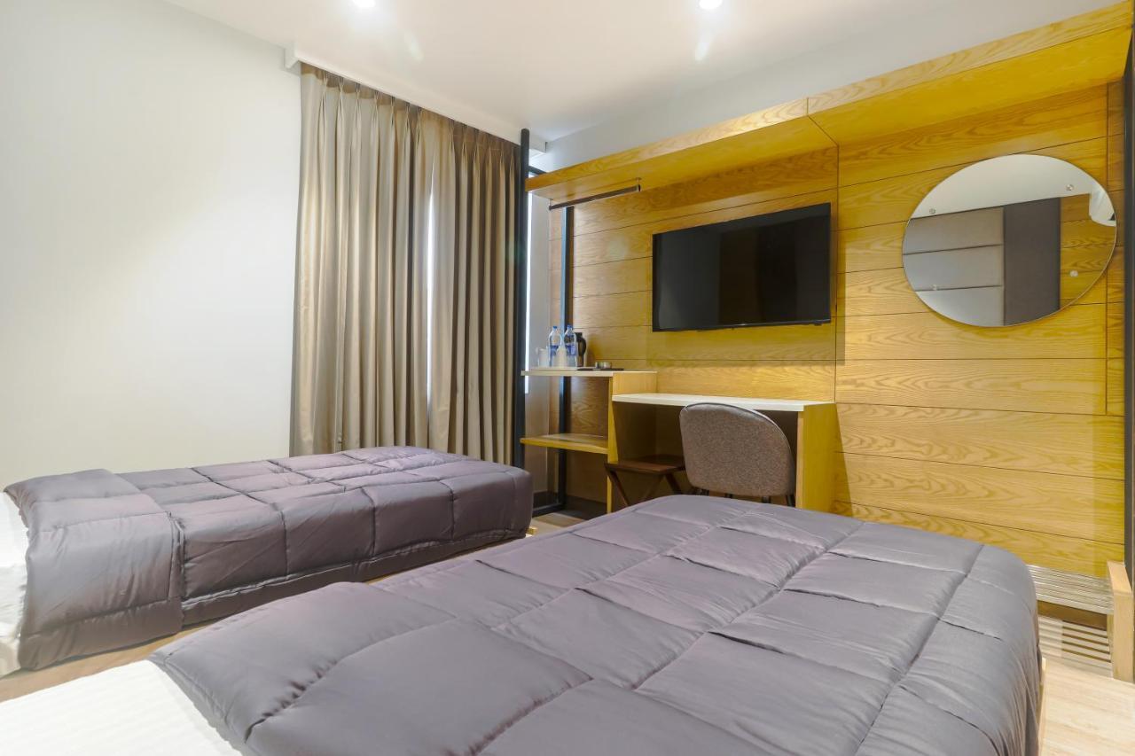 Hotel Bricks, Karol Bagh, New Delhi Buitenkant foto