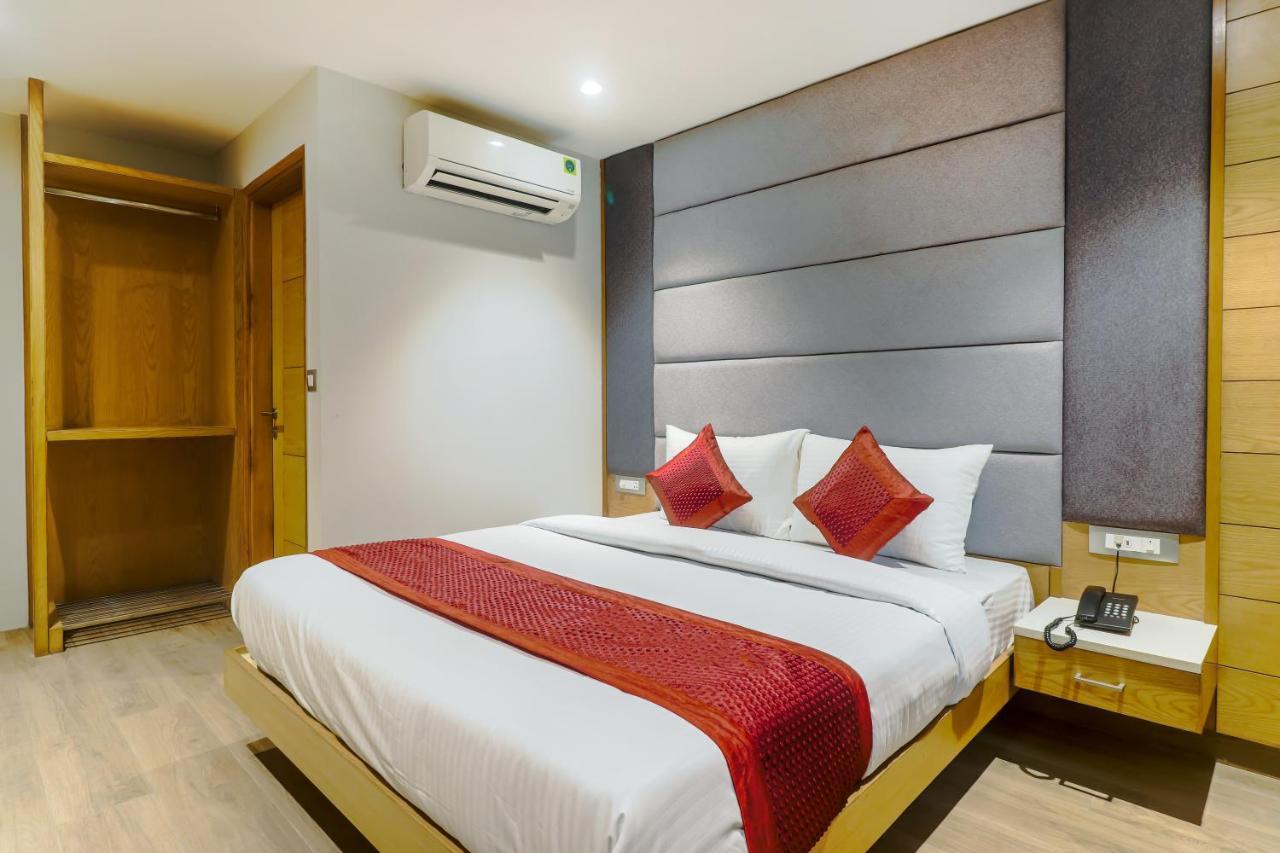 Hotel Bricks, Karol Bagh, New Delhi Buitenkant foto