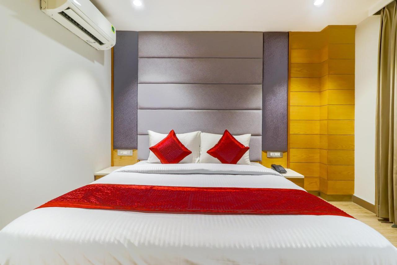 Hotel Bricks, Karol Bagh, New Delhi Buitenkant foto