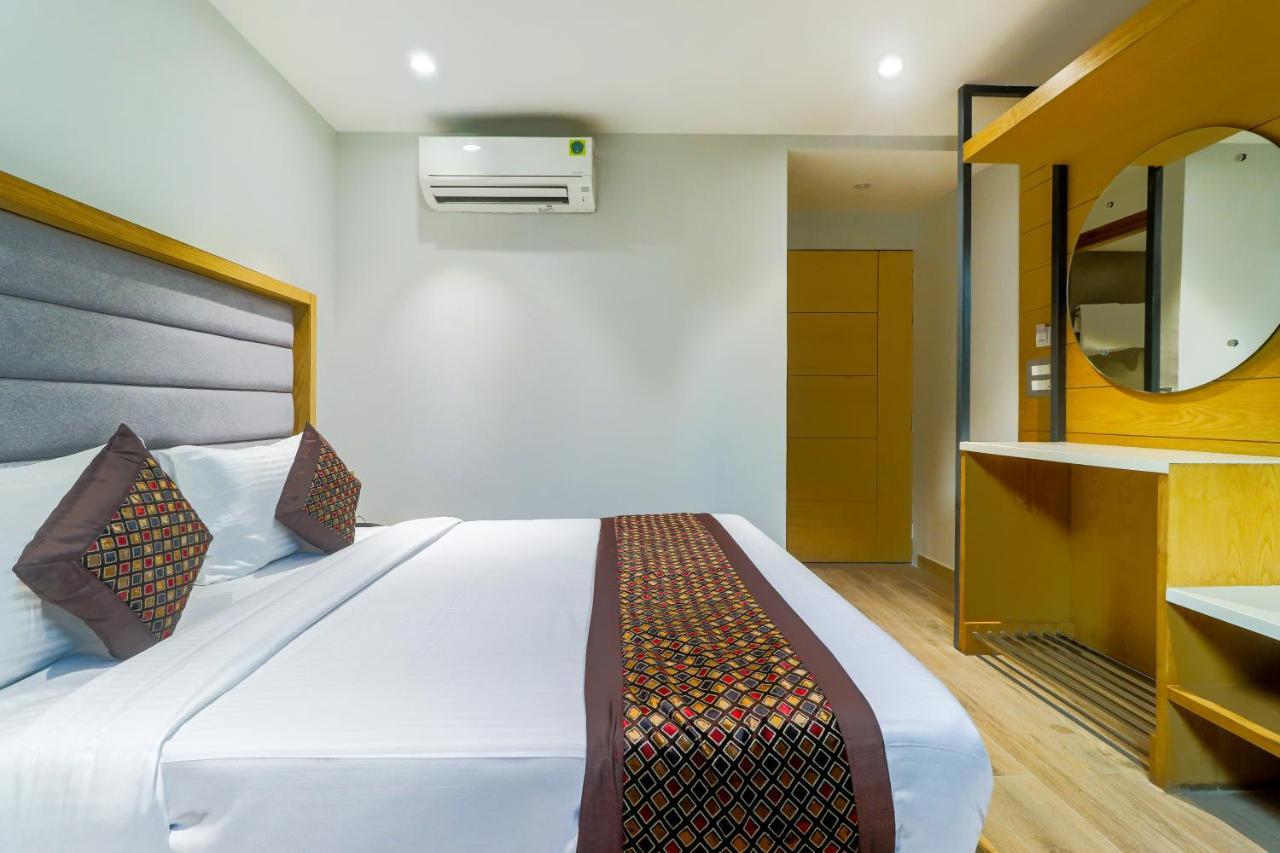 Hotel Bricks, Karol Bagh, New Delhi Buitenkant foto