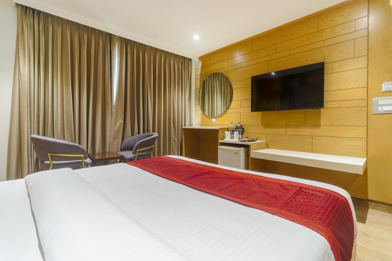 Hotel Bricks, Karol Bagh, New Delhi Buitenkant foto