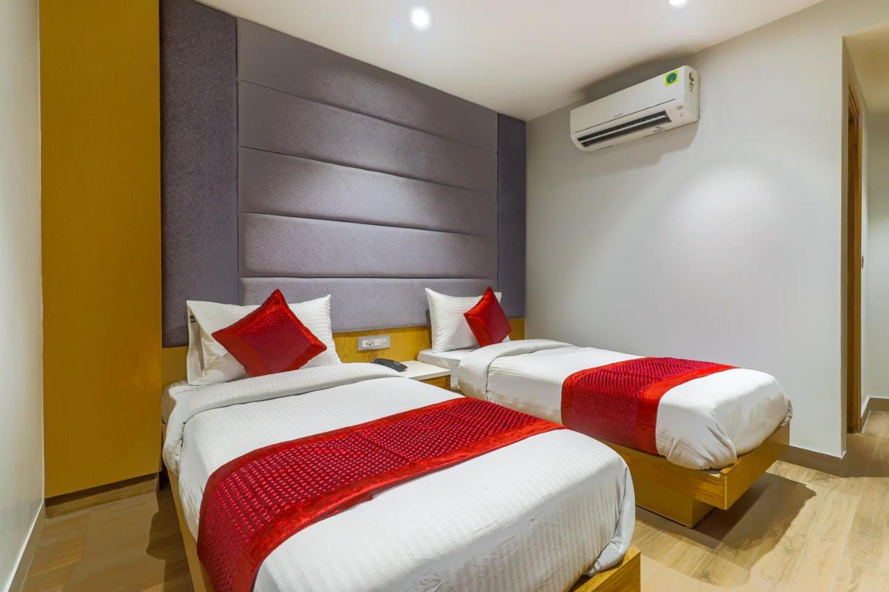 Hotel Bricks, Karol Bagh, New Delhi Buitenkant foto