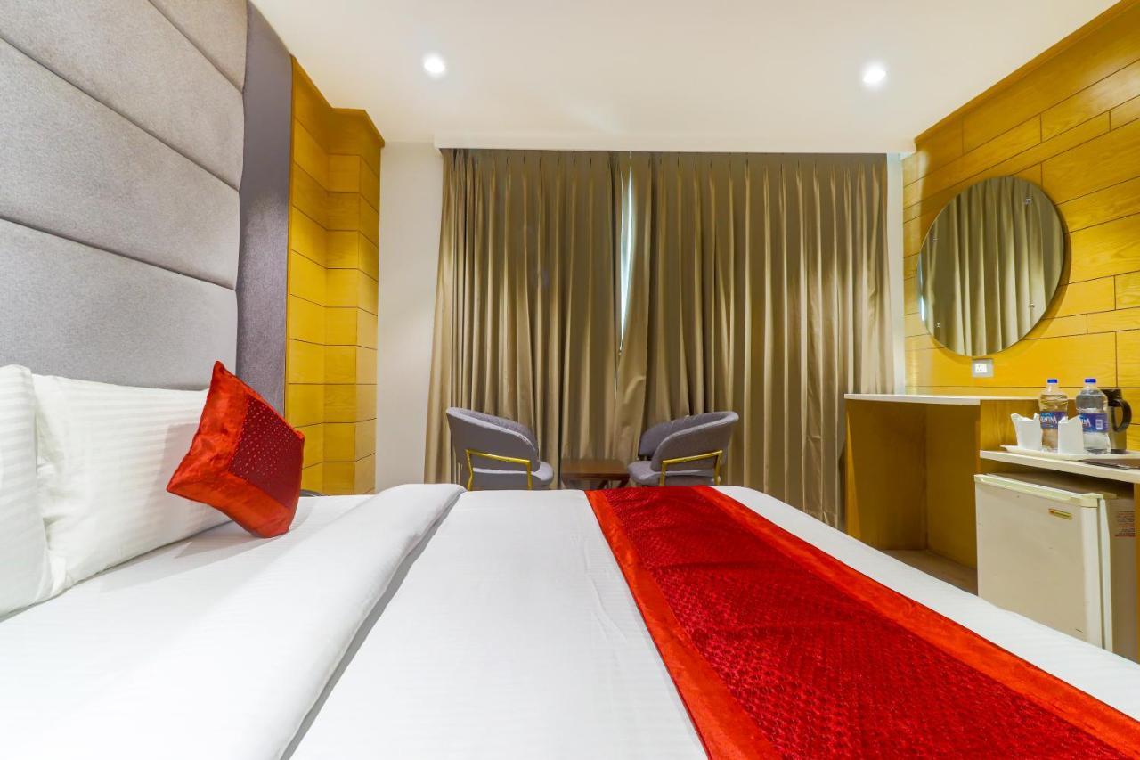 Hotel Bricks, Karol Bagh, New Delhi Buitenkant foto