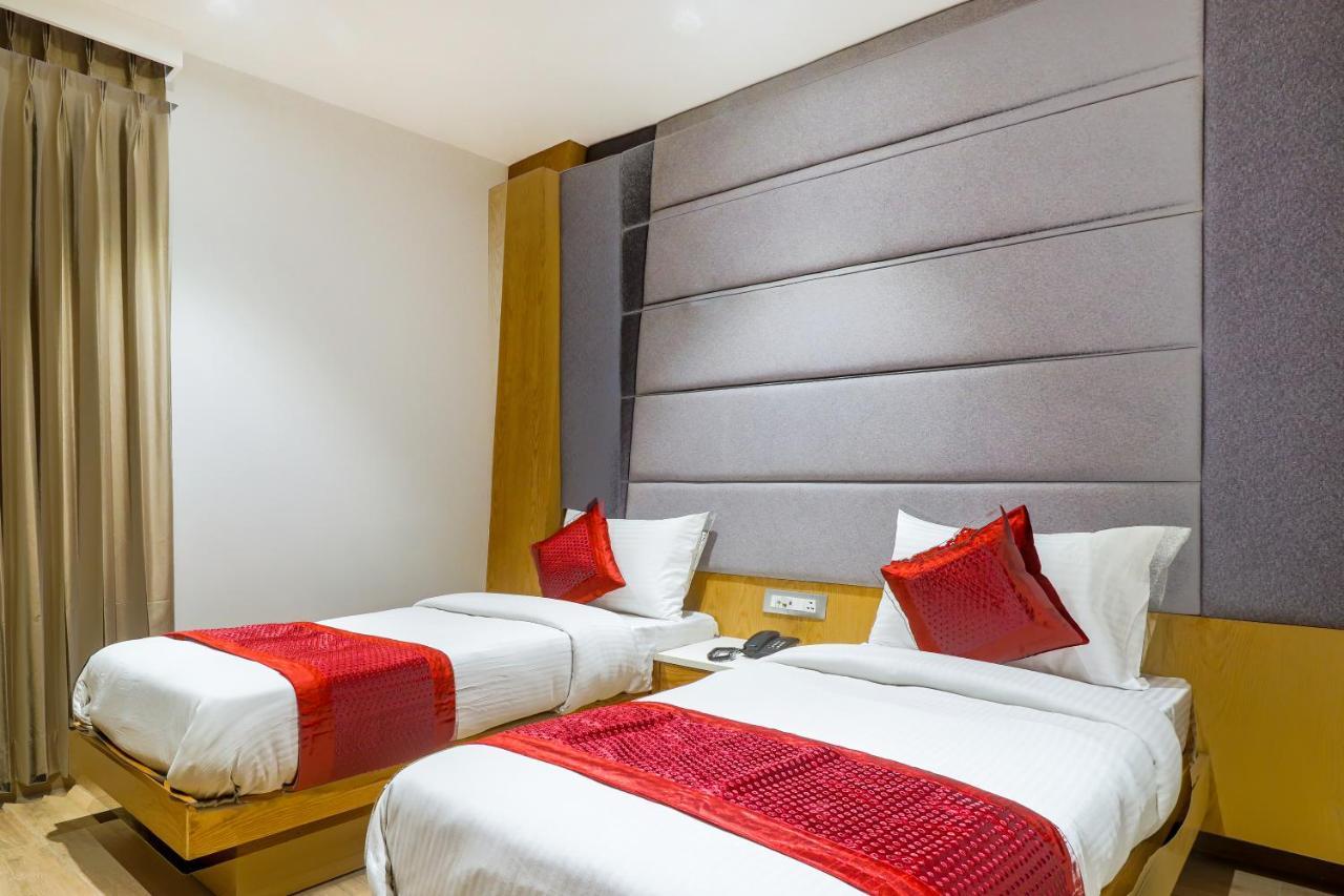 Hotel Bricks, Karol Bagh, New Delhi Buitenkant foto